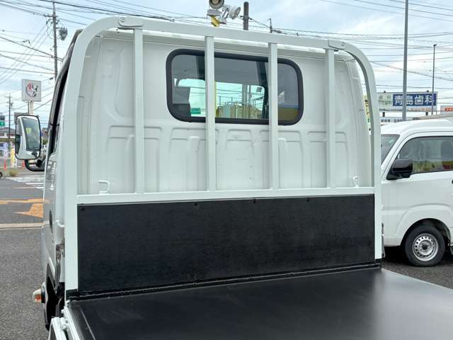 Isuzu Elf 11