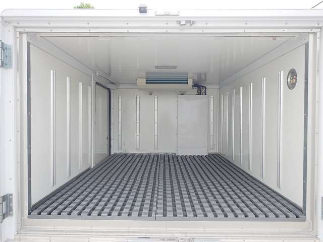 Mazda Bongo Truck 9