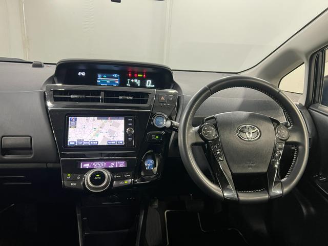 Toyota Prius α 5