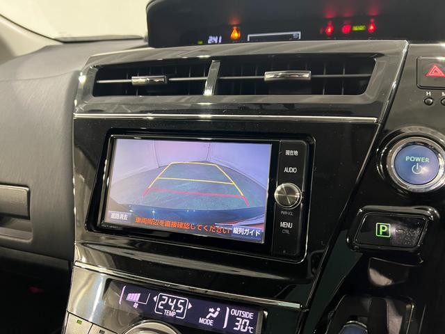 Toyota Prius α 10