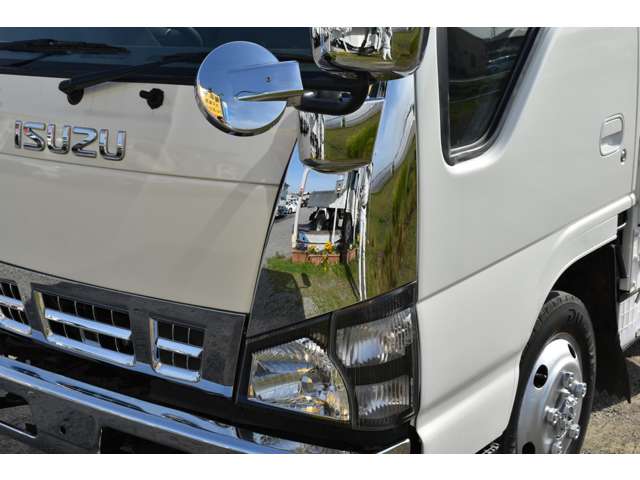 Isuzu Elf 11