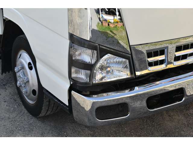 Isuzu Elf 4