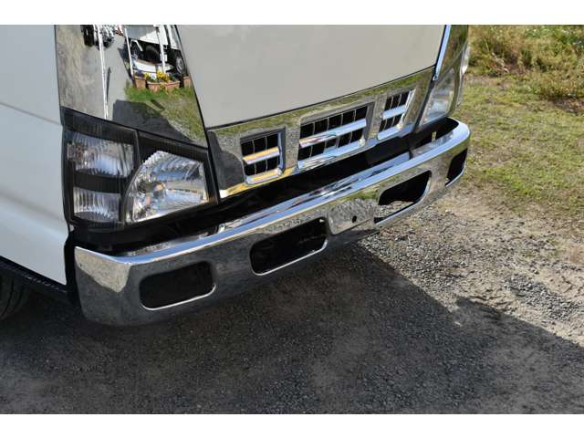 Isuzu Elf 7
