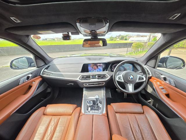 BMW X7 11