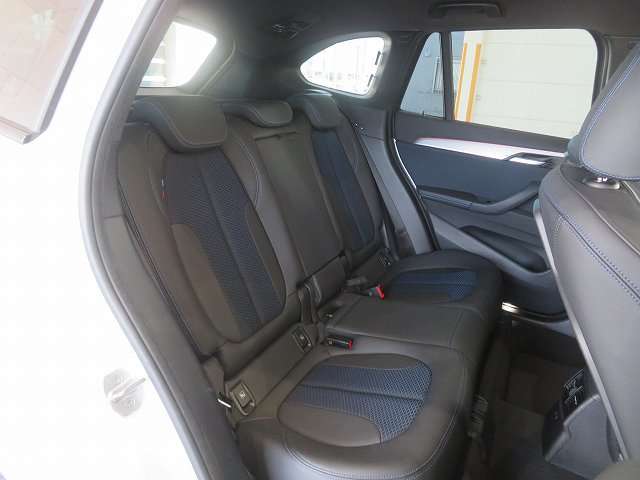 BMW X1 8
