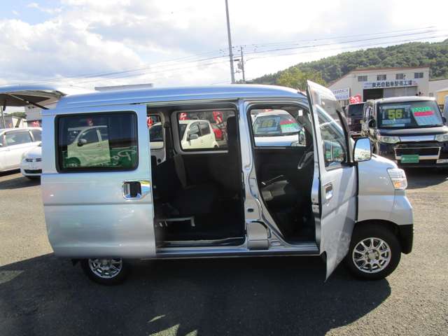 Daihatsu Hijet Cargo 5