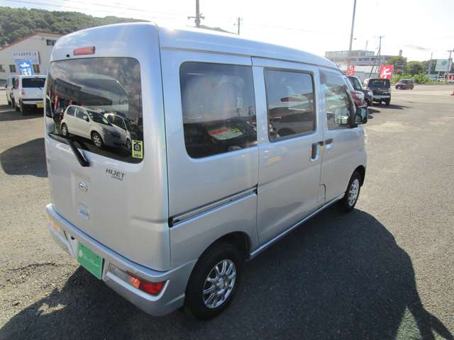 Daihatsu Hijet Cargo 8