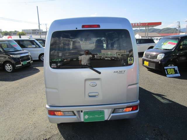 Daihatsu Hijet Cargo 9