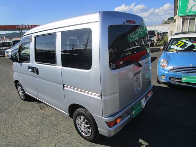 Daihatsu Hijet Cargo 10