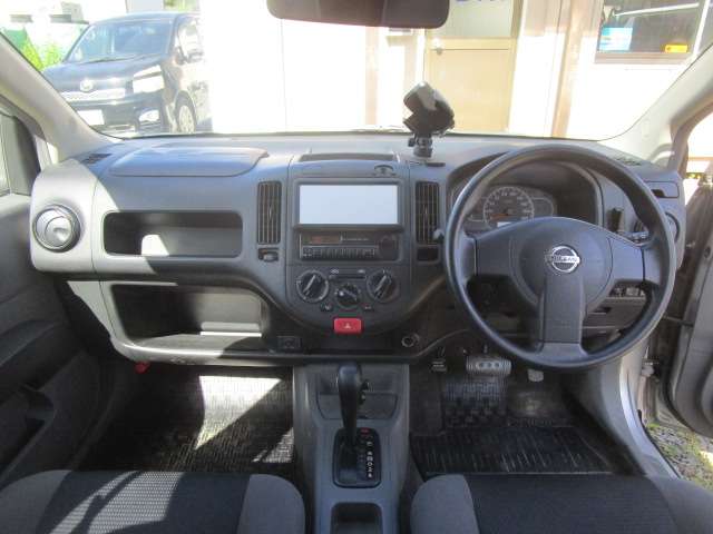 Nissan AD 4