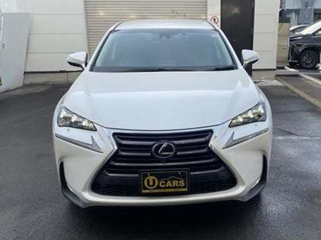 Lexus NX 4