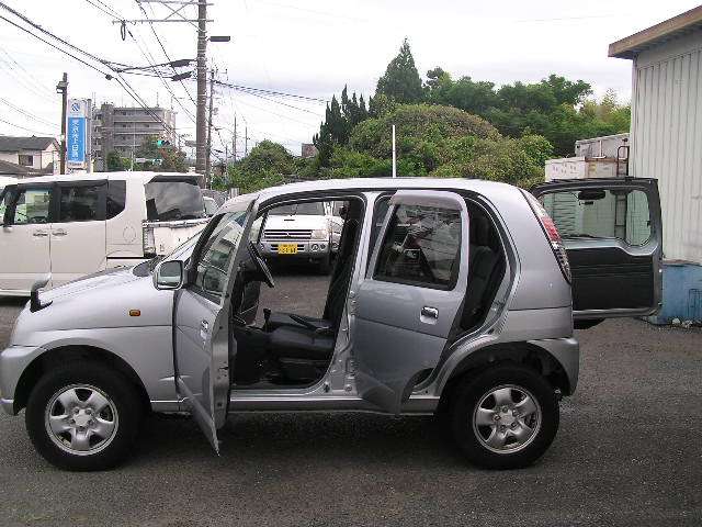 Daihatsu Terios Kid 8