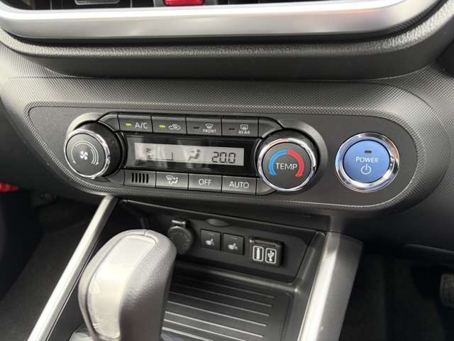 Daihatsu Rocky 11