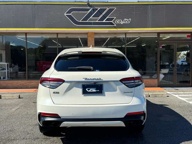 Maserati Levante 5