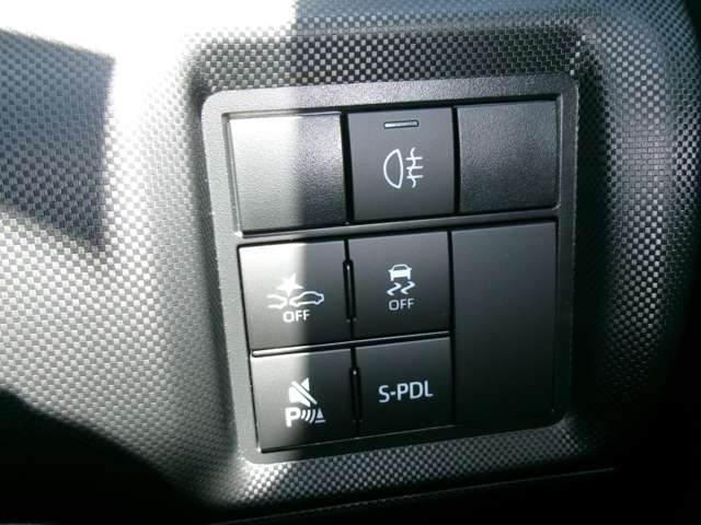 Daihatsu Rocky 11