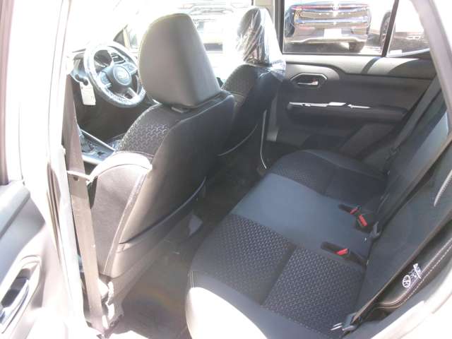 Daihatsu Rocky 5