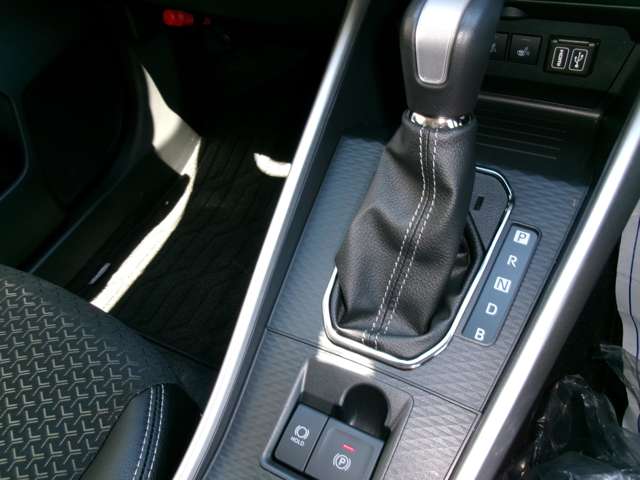 Daihatsu Rocky 10
