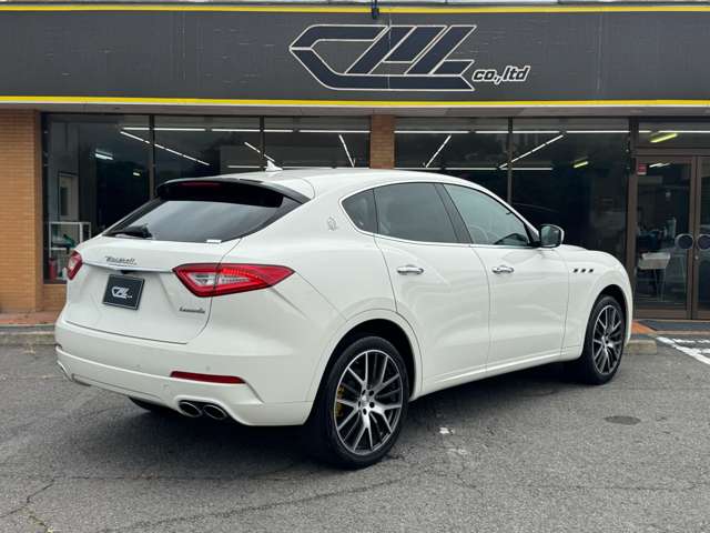 Maserati Levante 4
