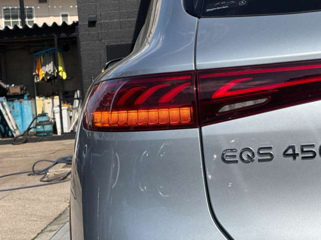 Mercedes-Benz EQS SUV 11