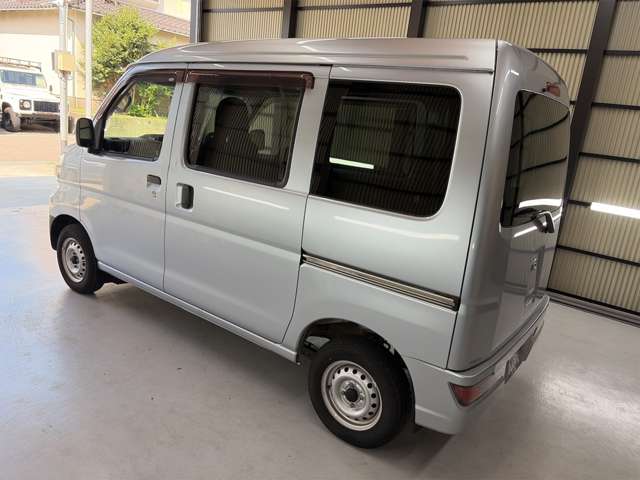 Daihatsu Hijet Cargo 11