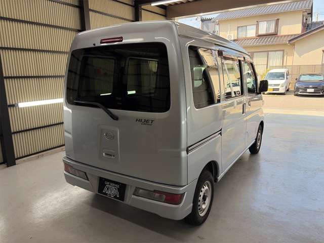 Daihatsu Hijet Cargo 12