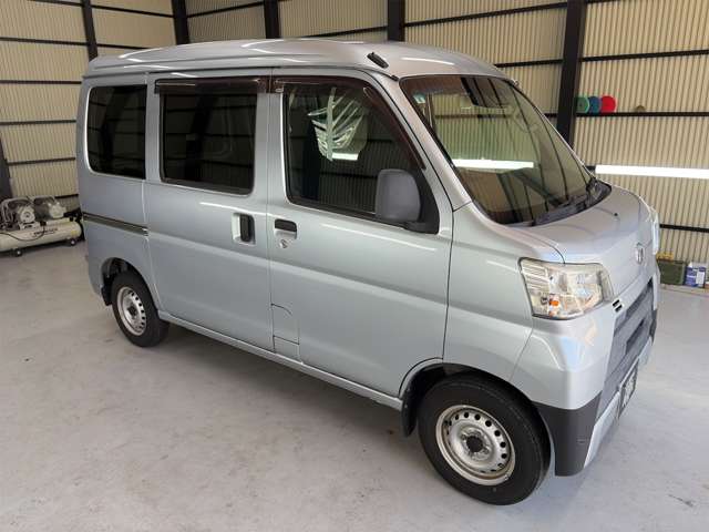 Daihatsu Hijet Cargo 8