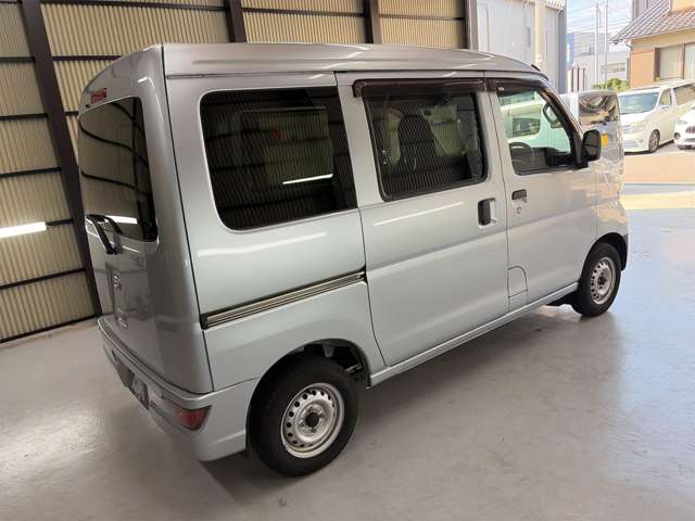 Daihatsu Hijet Cargo 10