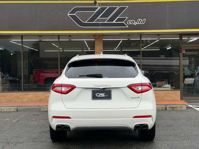 Maserati Levante 5