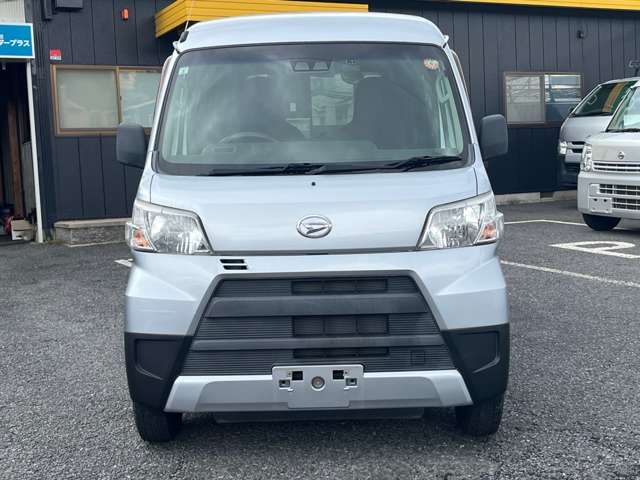Daihatsu Hijet Cargo 12