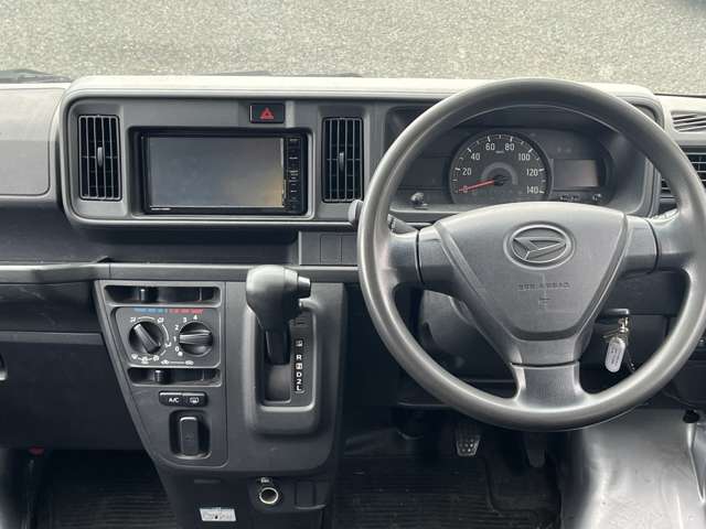 Daihatsu Hijet Cargo 7