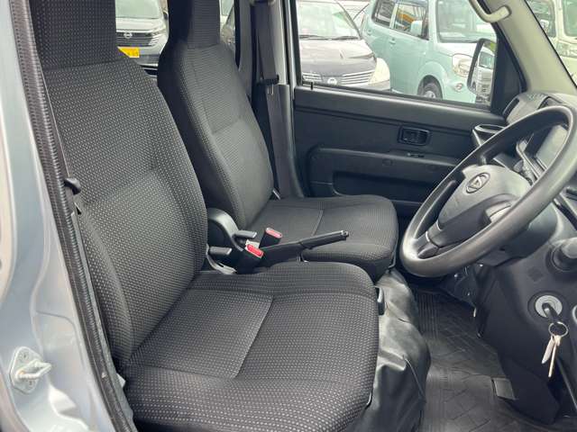 Daihatsu Hijet Cargo 8