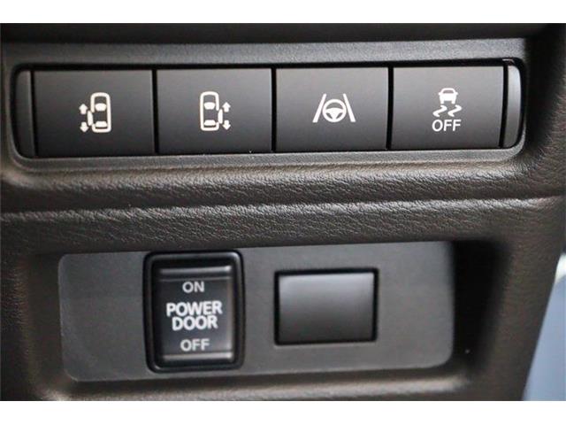 Mitsubishi Delica Mini 11