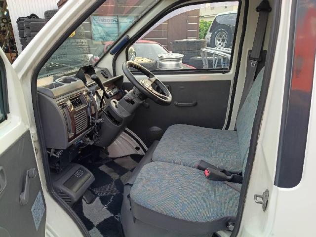 Daihatsu Midget II 3