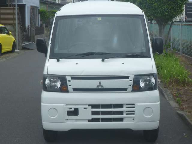 Mitsubishi Minicab Van 2