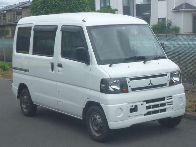 Mitsubishi Minicab Van 3