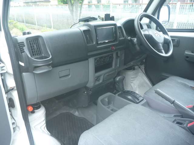 Mitsubishi Minicab Van 9