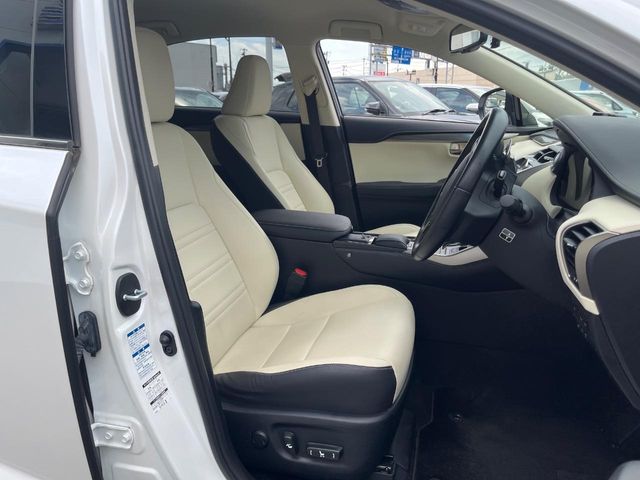 Lexus NX 8