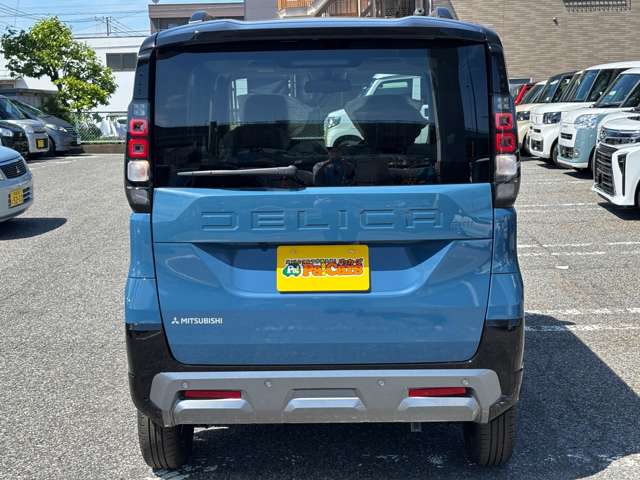 Mitsubishi Delica Mini 12