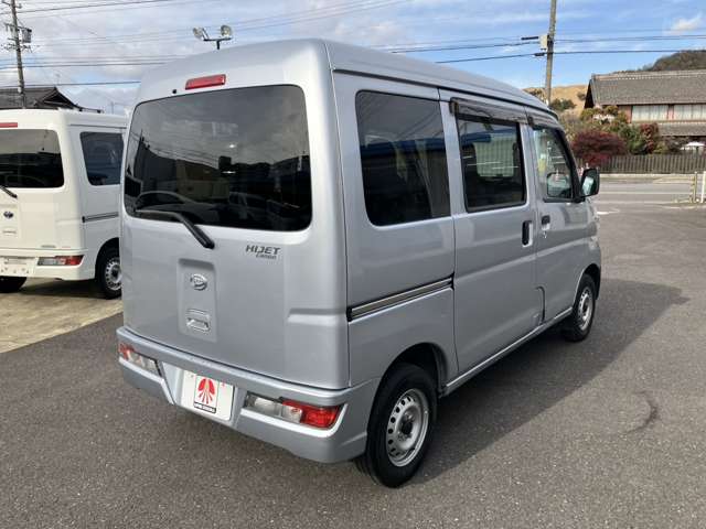 Daihatsu Hijet Cargo 11