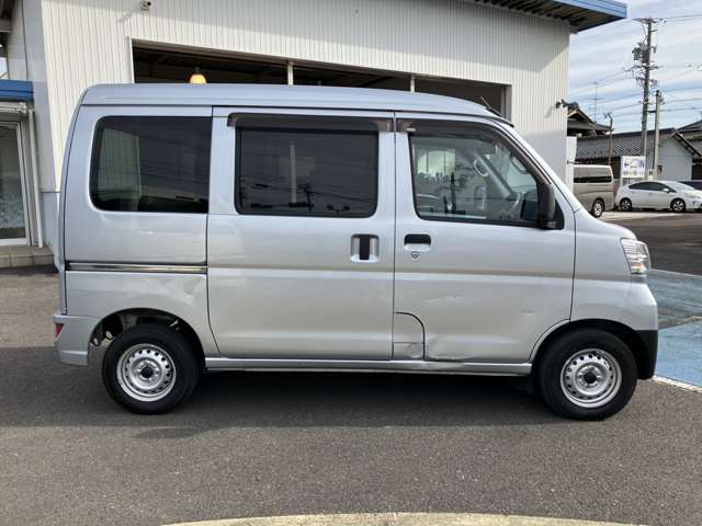 Daihatsu Hijet Cargo 12