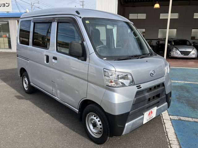 Daihatsu Hijet Cargo 4