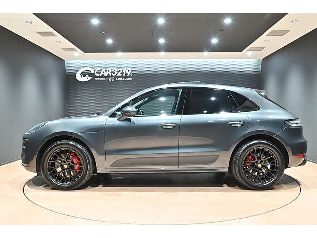 Porsche Macan 11