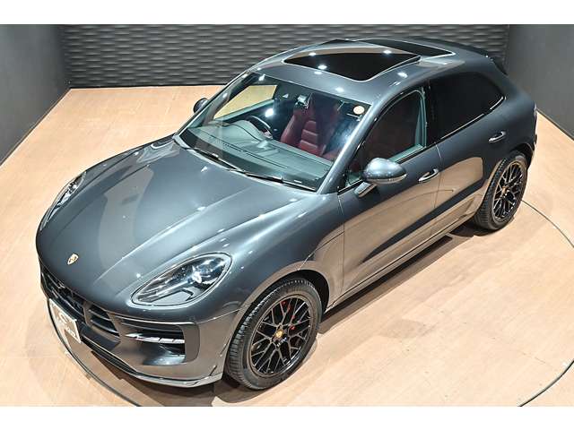 Porsche Macan 8
