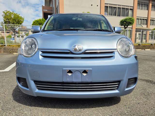Toyota Sienta 2