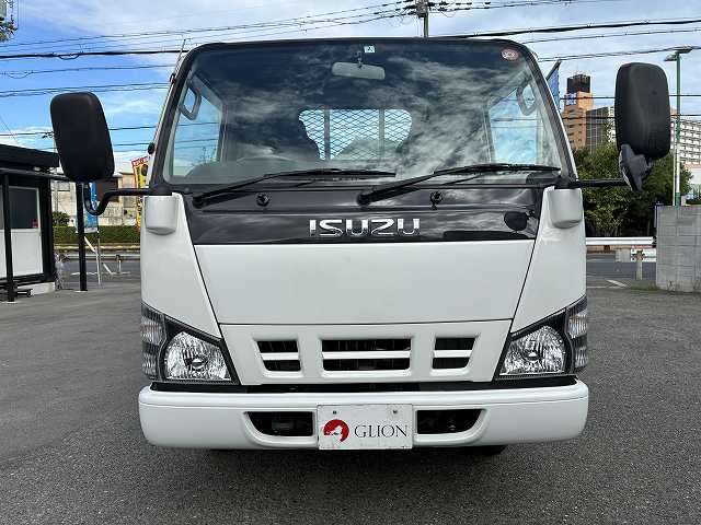 Isuzu Elf 2