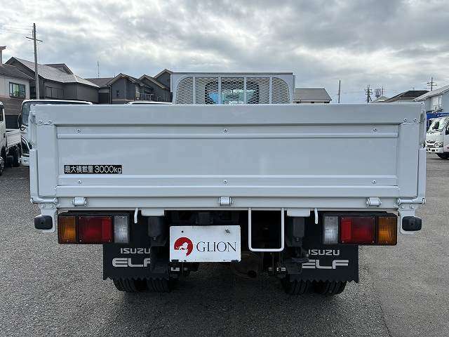 Isuzu Elf 7