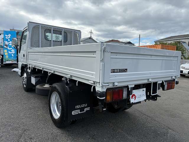 Isuzu Elf 8