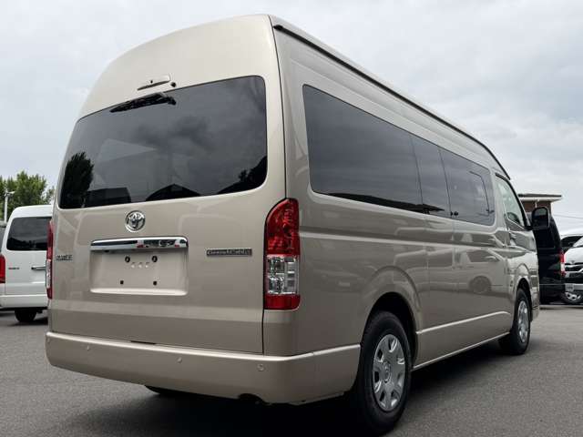 Toyota Hiace 12