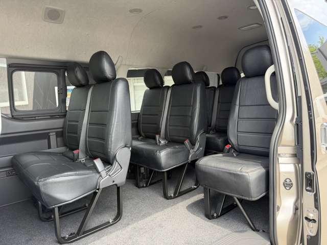 Toyota Hiace 4
