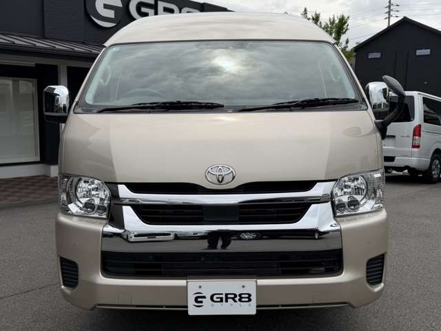 Toyota Hiace 6